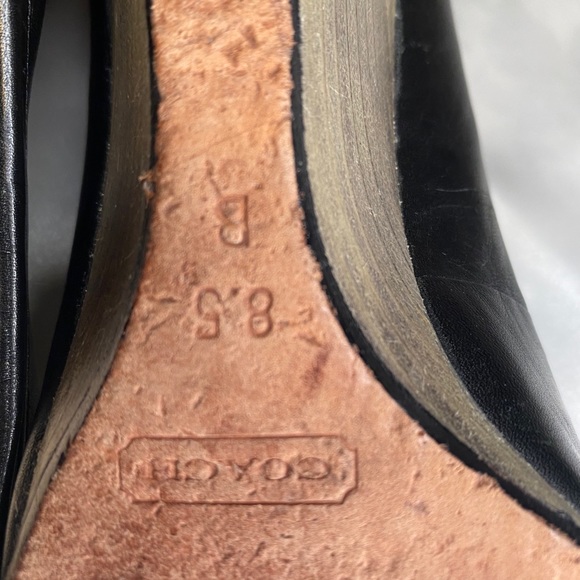 Coach - Picture 9 of 9